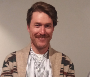Portrait d'Andrew Harvey, architecte paysagiste, concepteur et inspecteur d’aires de jeux chez Harvey & Kells.